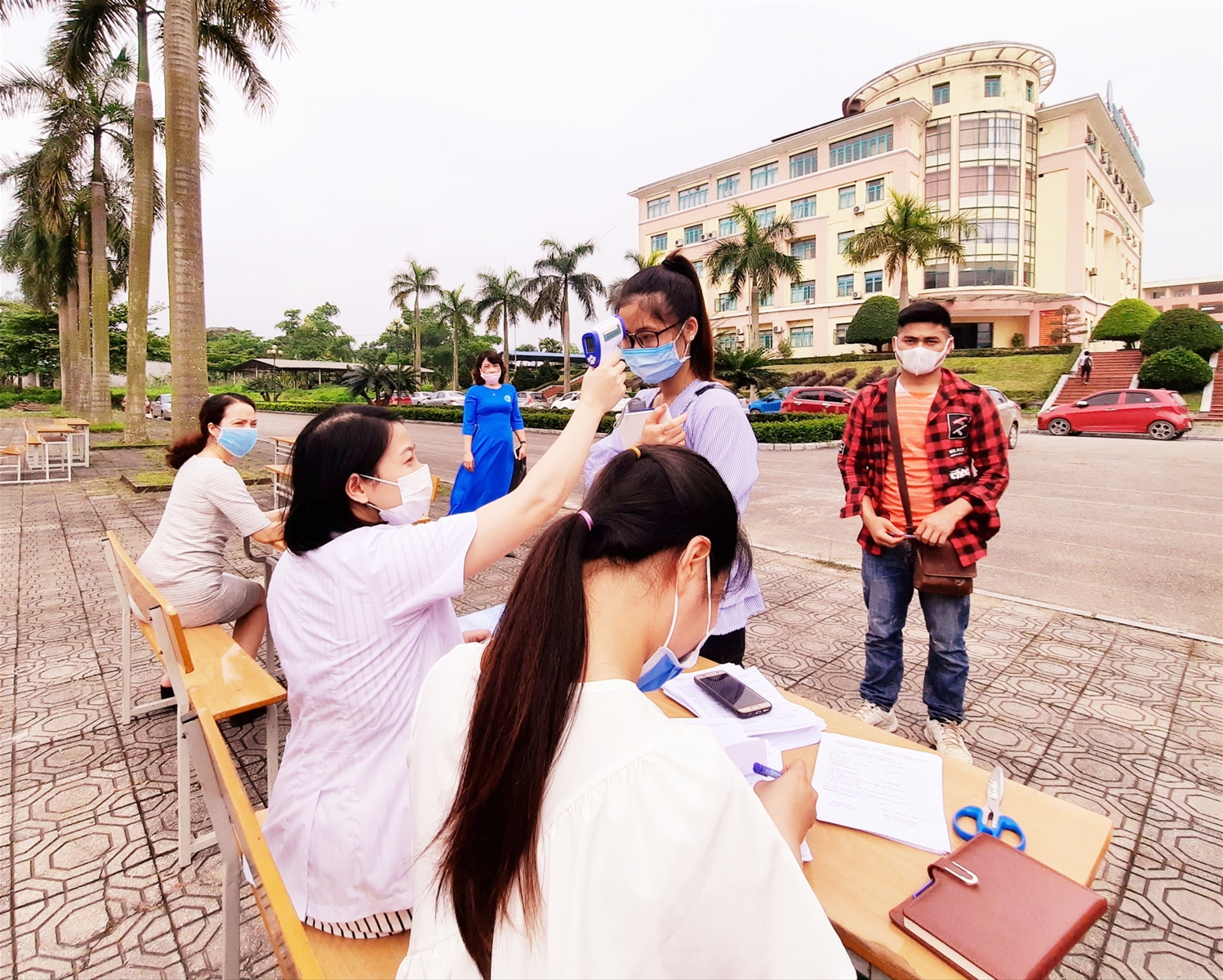 Đại học Thái Nguyên: Sinh viên trở lại trường trong niềm vui “lạ lẫm” - Ảnh minh hoạ 3