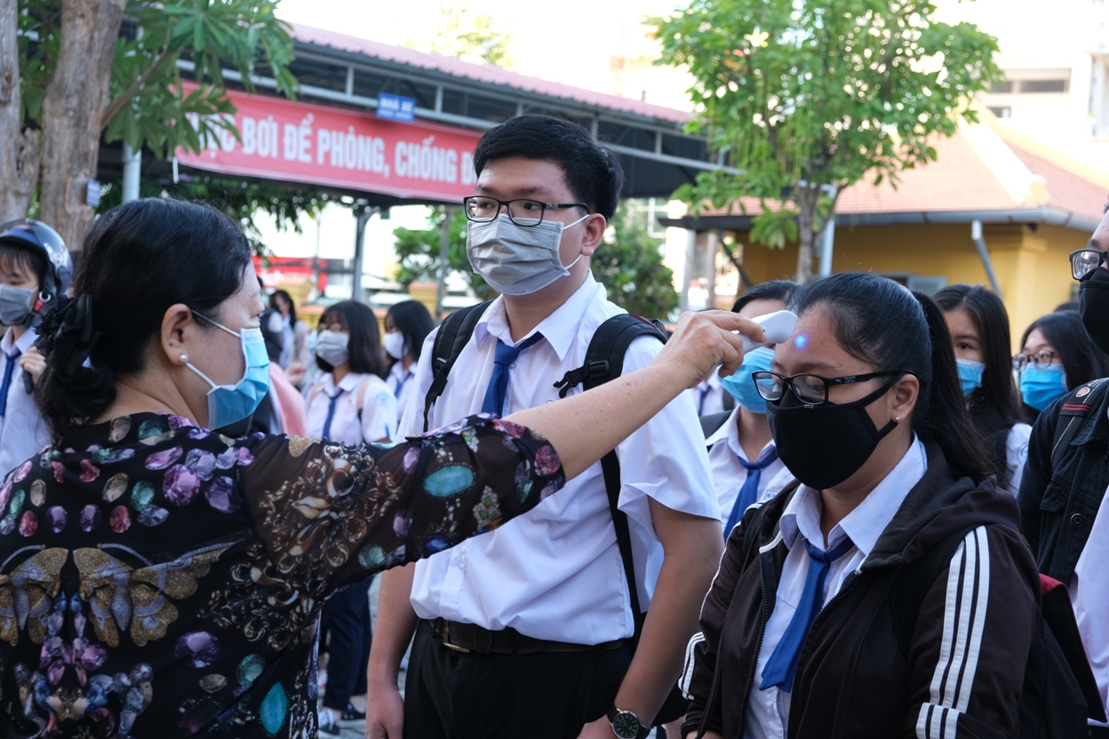 Học sinh Đồng bằng sông Cửu Long trở lại trường trong điều kiện phòng dịch nghiêm ngặt - Ảnh minh hoạ 2