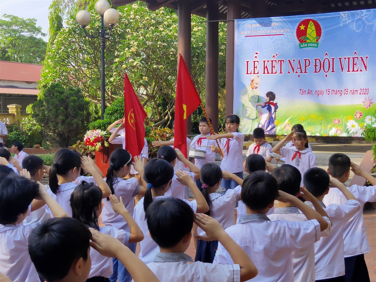 Liên đội Trường tiểu học Thị trấn Tân An tổ chức kết nạp đội viên năm học 2019-2020 - Ảnh minh hoạ 3