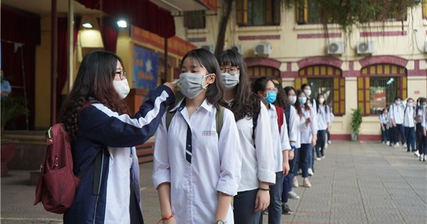 Học sinh Hà Nội háo hức trở lại trường học sau 3 tháng nghỉ phòng, chống Covid-19