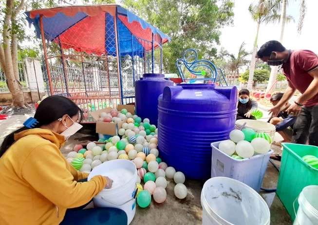 Sóc Trăng thực hiện giãn cách 1m cho mỗi HS - Ảnh minh hoạ 4