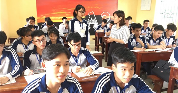 Học sinh lớp 12 Nam Định tất bật ôn luyện thi tốt nghiệp THPT
