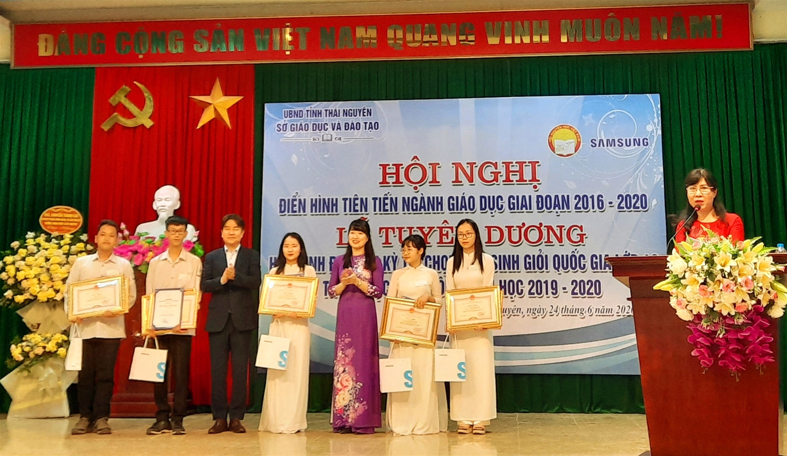 Thái Nguyên: Tuyên dương điển hình tiên tiến ngành giáo dục và học sinh giỏi quốc gia lớp 12 - Ảnh minh hoạ 3