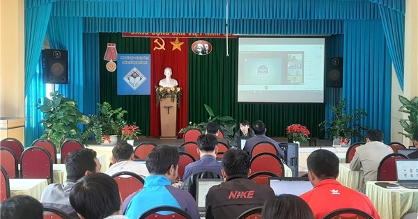 Lâm Đồng: Bồi dưỡng trực tuyến 765 cán bộ, giáo viên sử dụng SGK lớp 1