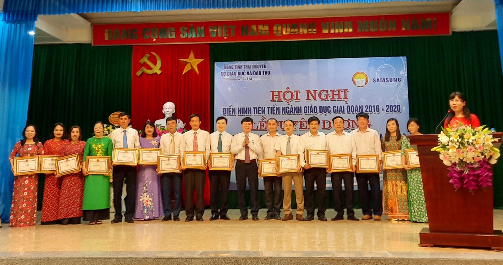 Thái Nguyên: Tuyên dương điển hình tiên tiến ngành giáo dục và học sinh giỏi quốc gia lớp 12 - Ảnh minh hoạ 2