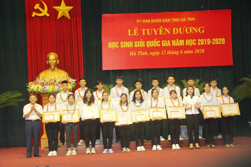 Hà Tĩnh đạt thành tích xuất sắc trong bồi dưỡng học sinh giỏi - Ảnh minh hoạ 2