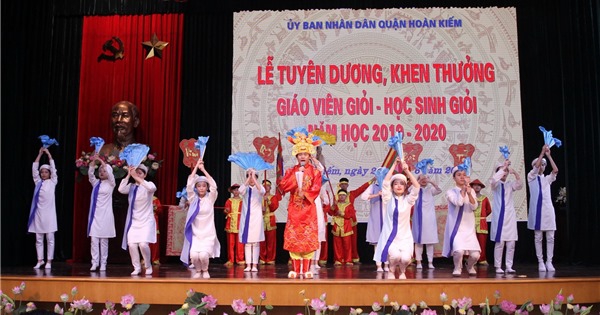 Quận Hoàn Kiếm (Hà Nội) tuyên dương giáo viên giỏi, học sinh giỏi
