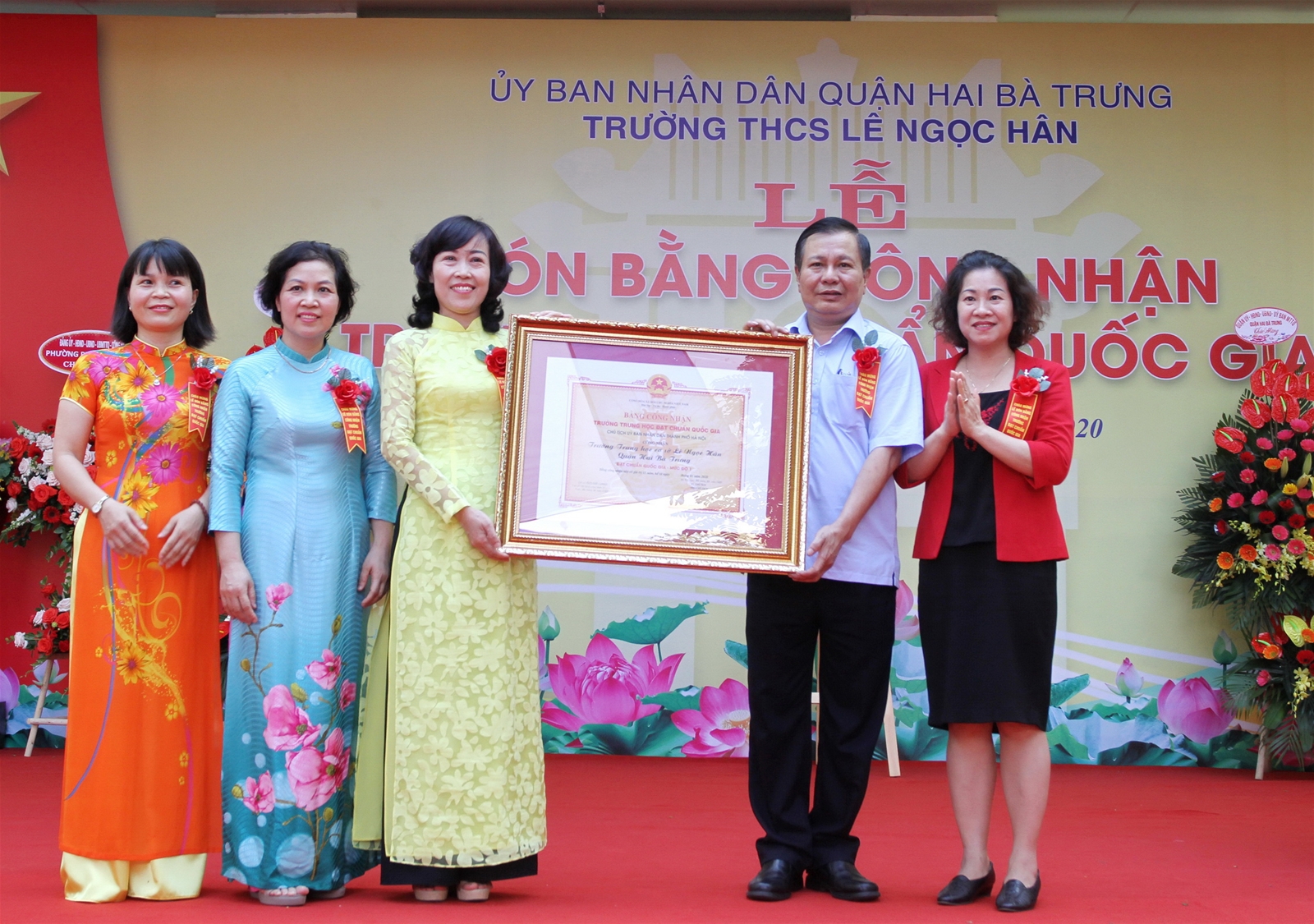 Nhiều trường học Hà Nội đón bằng công nhận trường chuẩn quốc gia - Ảnh minh hoạ 2
