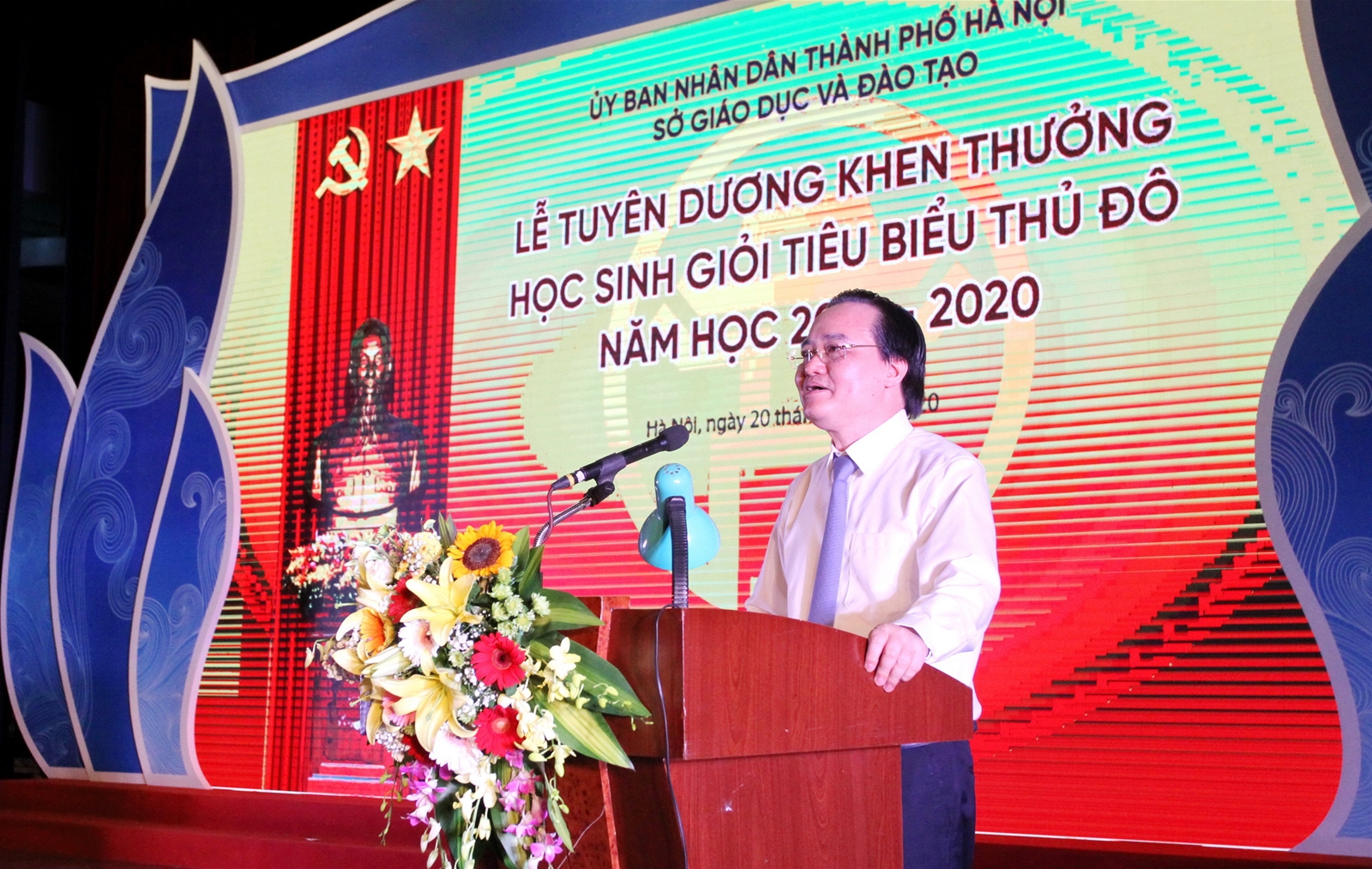 Hà Nội: Tuyên dương học sinh giỏi, tiêu biểu năm học 2019-2020 - Ảnh minh hoạ 4
