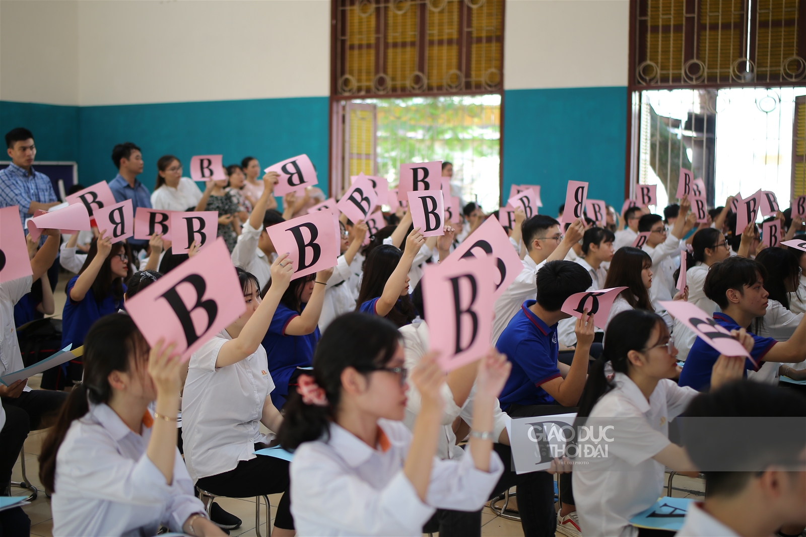 Hà Nội: Học sinh THPT hào hứng tham gia cuộc thi tìm hiểu kiến thức pháp luật - Ảnh minh hoạ 8