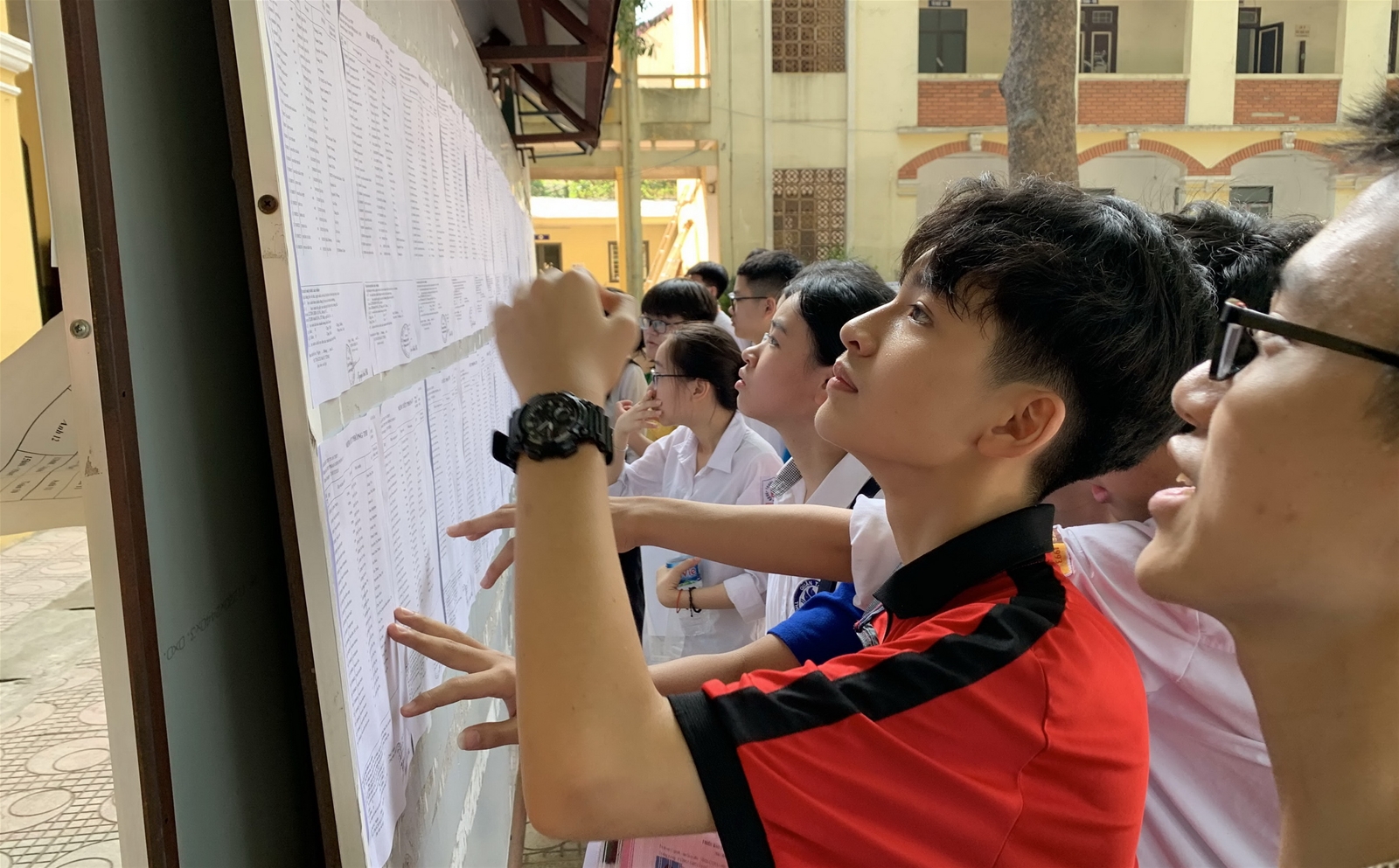 Gần 90.000 thí sinh Hà Nội làm thủ tục dự thi vào lớp 10 - Ảnh minh hoạ 2