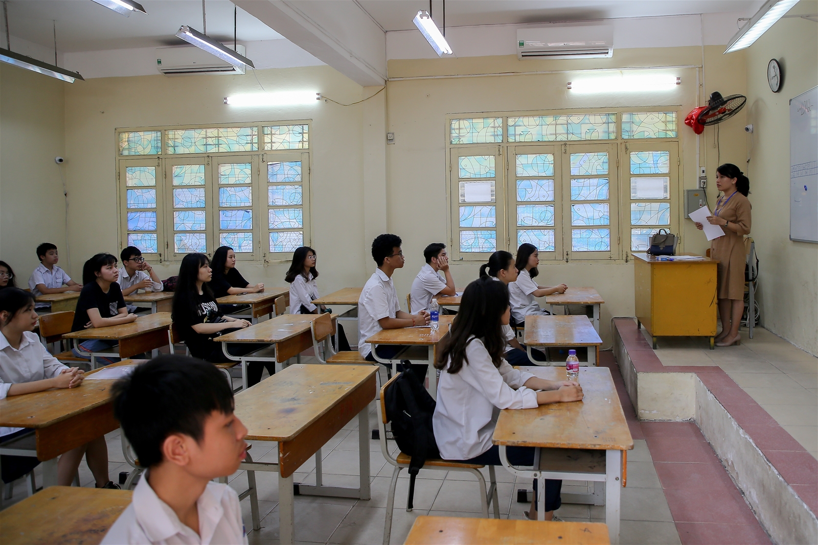 Chùm ảnh: Học sinh Hà Nội sẵn sàng cho kỳ thi vào lớp 10 - Ảnh minh hoạ 9