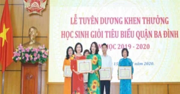 Trò đạt nhiều thành tích xuất sắc, Trường Tiểu học Kim Đồng vinh dự được nhận giấy khen