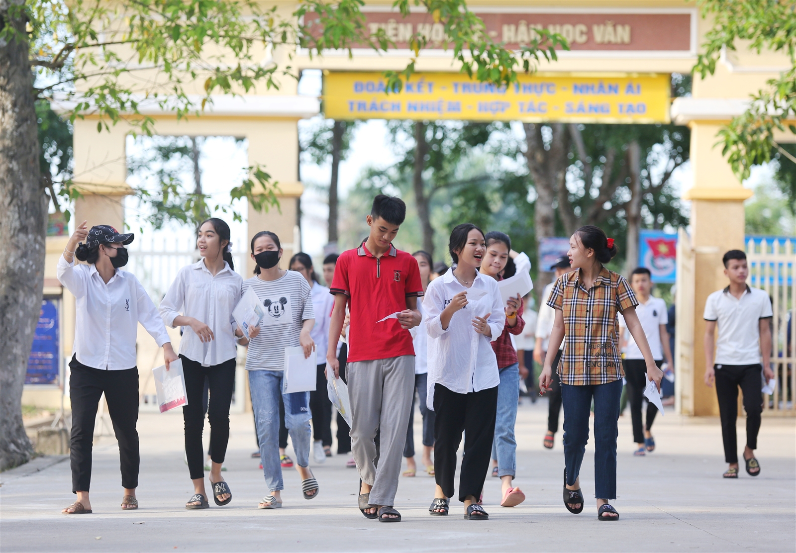 Nghệ An: Thủ khoa tuyển sinh vào lớp 10 là nữ sinh Trường THCS Hồ Xuân Hương - Ảnh minh hoạ 2