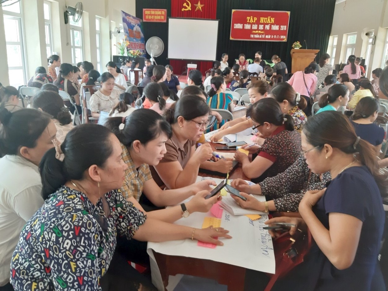 Quảng Trị: Bồi dưỡng gần 1.200 giáo viên lớp 1 và 343 cán bộ quản lý - Ảnh minh hoạ 2