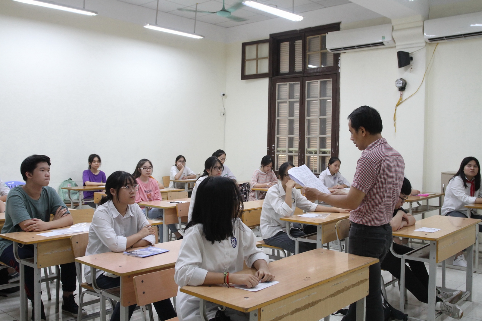 Gần 90.000 thí sinh Hà Nội làm thủ tục dự thi vào lớp 10 - Ảnh minh hoạ 4