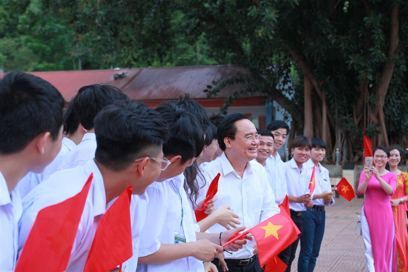 Bộ trưởng Phùng Xuân Nhạ thăm và làm việc tại trường THPT Tô Hiệu, Sơn La - Ảnh minh hoạ 5