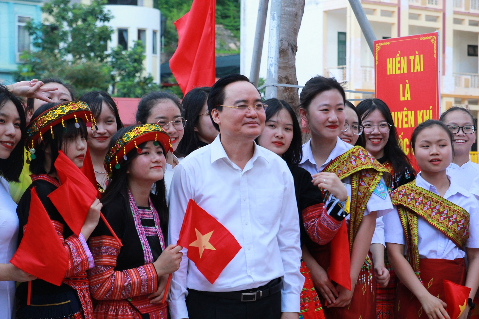 Bộ trưởng Phùng Xuân Nhạ thăm và làm việc tại trường THPT Tô Hiệu, Sơn La - Ảnh minh hoạ 6