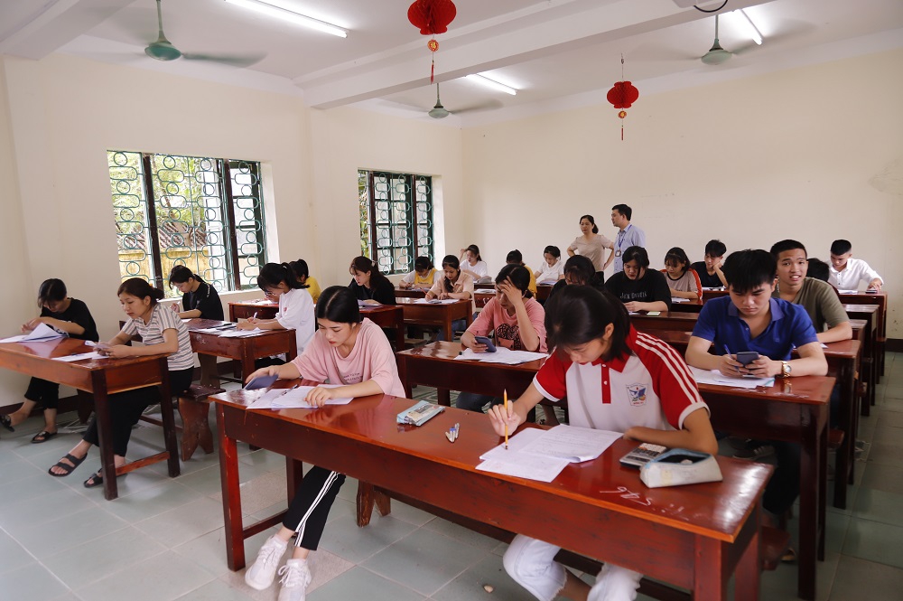 Thái Nguyên: Củng cố kiến thức, chuẩn bị tâm thế cho học sinh trước kỳ thi tốt nghiệp THPT - Ảnh minh hoạ 2