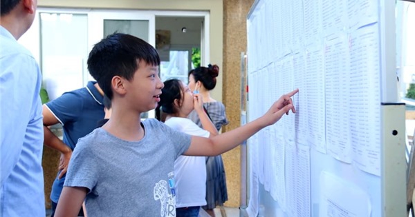 Hà Nội: Cuộc đua căng thẳng vào trường THCS đào tạo song bằng