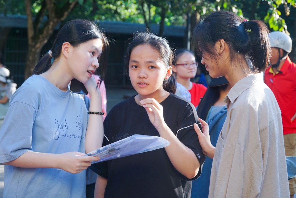 Hơn 2.000 thí sinh Nghệ An hoàn thành kỳ thi vào các trường THPT chuyên - Ảnh minh hoạ 5