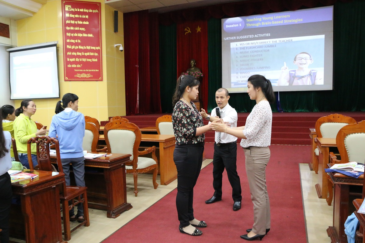 Tiền Giang: Hơn 400 giáo viên tập huấn SGK Tiếng Anh lớp 1 - Ảnh minh hoạ 2