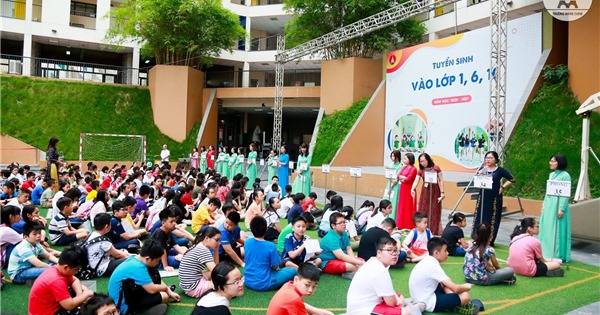 Ngôi trường sáng thi, tối công bố điểm, học sinh thi như đi picnic