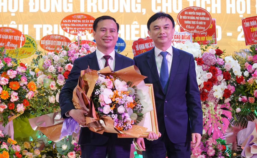 Công bố Chủ tịch Hội đồng trường, Hiệu trưởng Trường ĐH Vinh nhiệm kỳ 2020-2025 - Ảnh minh hoạ 4