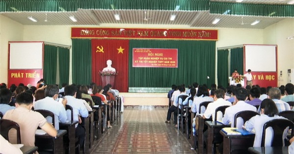 Tây Ninh: Dự phòng 256 bộ bảo hộ và 15.000 khẩu trang y tế cho cán bộ coi thi