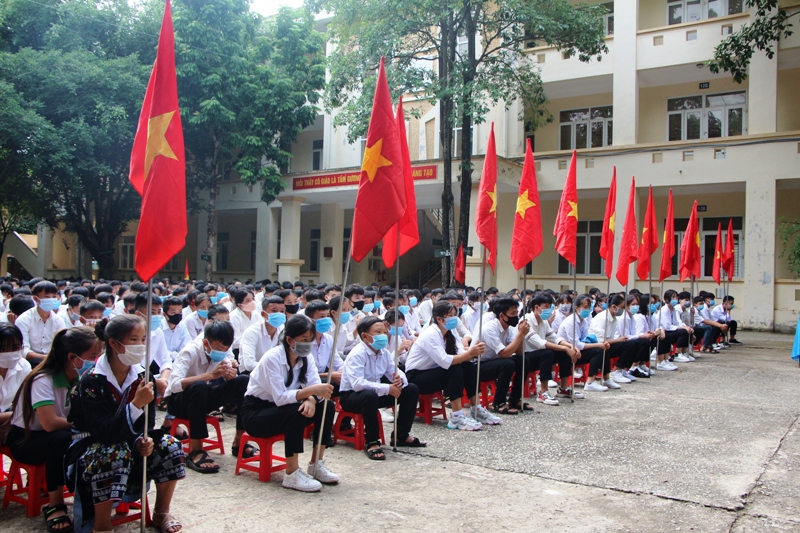 Xúc động hình ảnh khai trường ở vùng biên Mường Lát - Ảnh minh hoạ 15