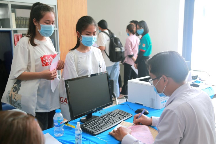 Trường đại học đón tân sinh viên: Chia nhóm, nhập học theo ngày để phòng dịch - Ảnh minh hoạ 2