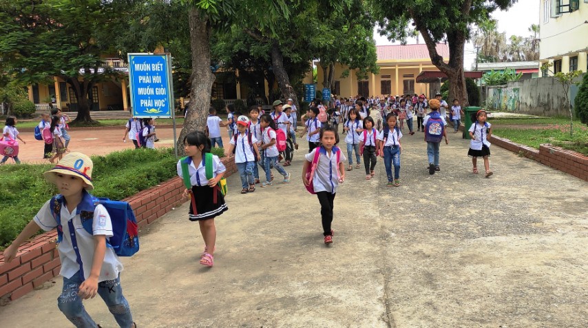 Thị xã Nghi Sơn (Thanh Hóa): Thiếu giáo viên, trường phải “ép” lớp