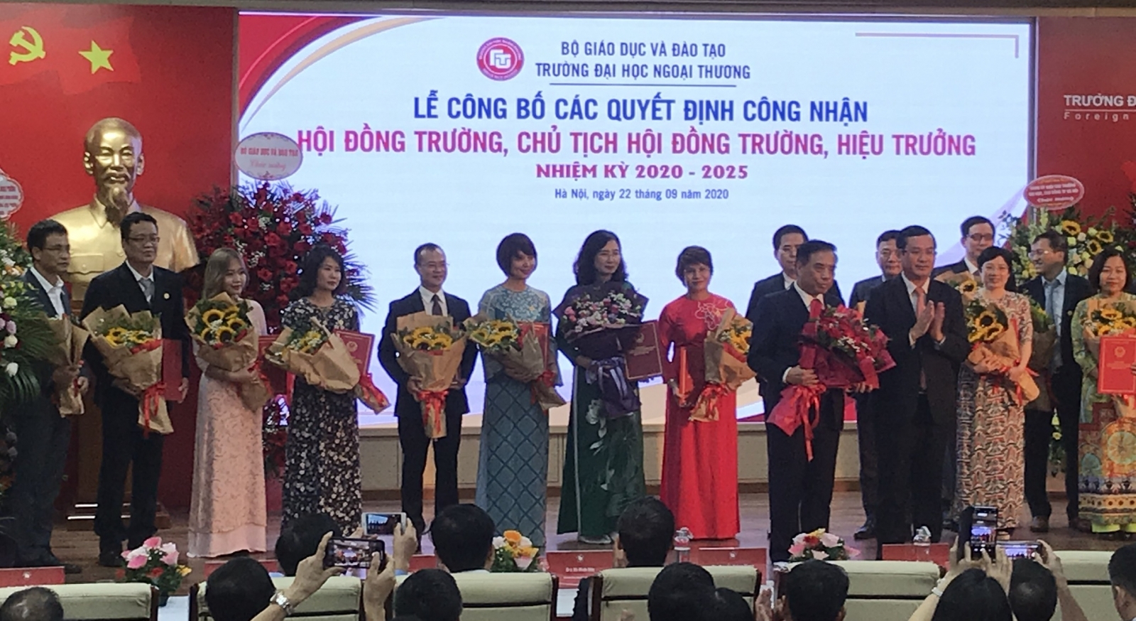 Trường ĐH Ngoại thương ra mắt Hội đồng trường và Hiệu trưởng nhiệm kỳ 2020 - 2025