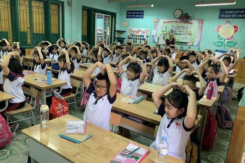 Vụ rơi quạt trần tại trường TH ở Lào Cai: Học sinh đã ổn định sức khỏe và tâm lý