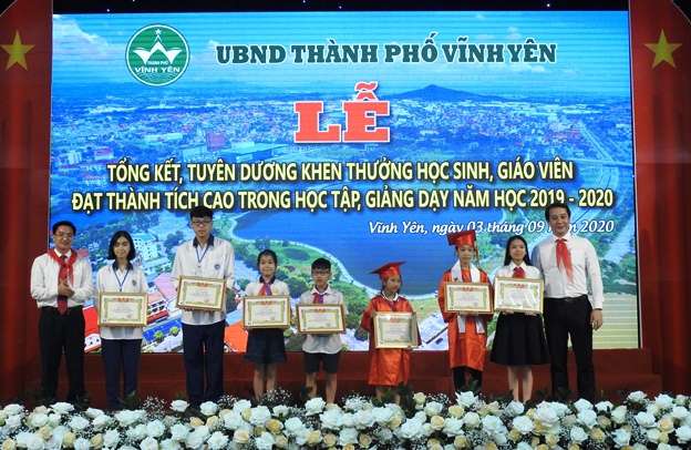 Vĩnh Phúc: Ngành GD&ĐT Vĩnh Yên xứng đáng vị trí dẫn đầu toàn tỉnh - Ảnh minh hoạ 3