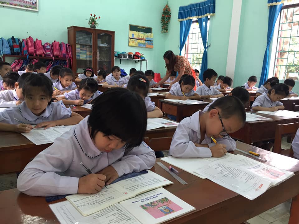 Vụ trưởng Vụ Giáo dục Tiểu học: Mỗi bản mẫu SGK lớp 2 họp thẩm định không quá 5 ngày