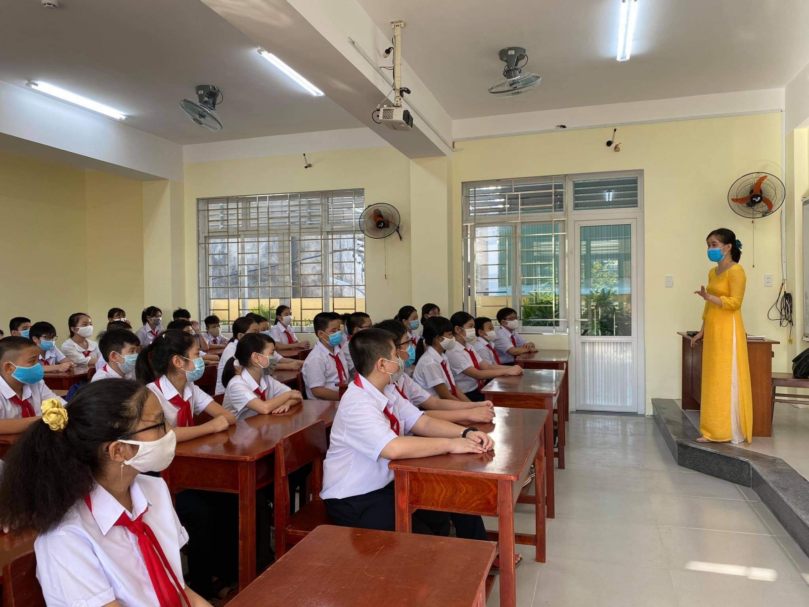 Đà Nẵng: Học sinh náo nức đến trường trở lại - Ảnh minh hoạ 5