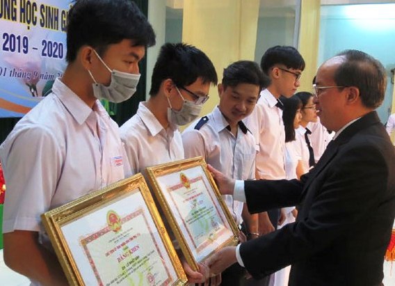 Phú Yên: 229 học sinh giỏi, xuất sắc được tuyên dương, khen thưởng