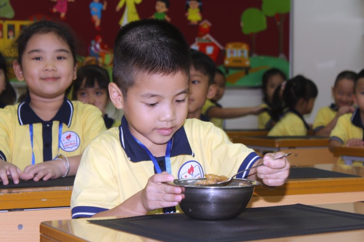 Mất an toàn thực phẩm trong trường học: Hiệu trưởng chịu trách nhiệm