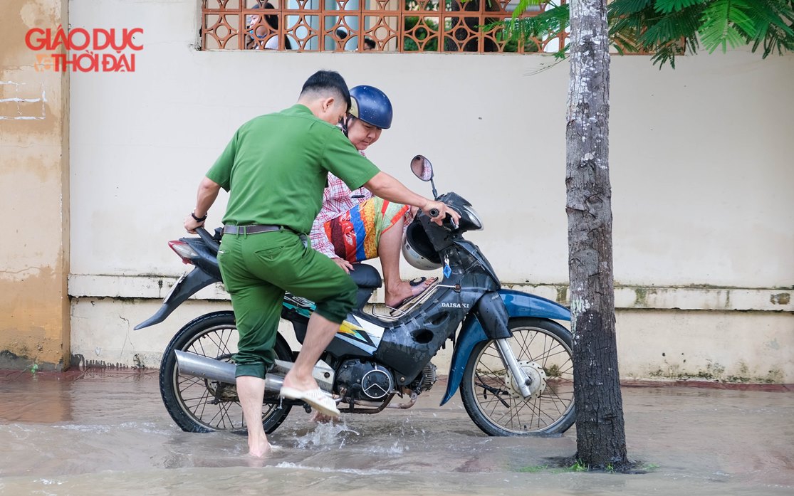 Nhà trường điều chỉnh giờ học né triều trường - Ảnh minh hoạ 12