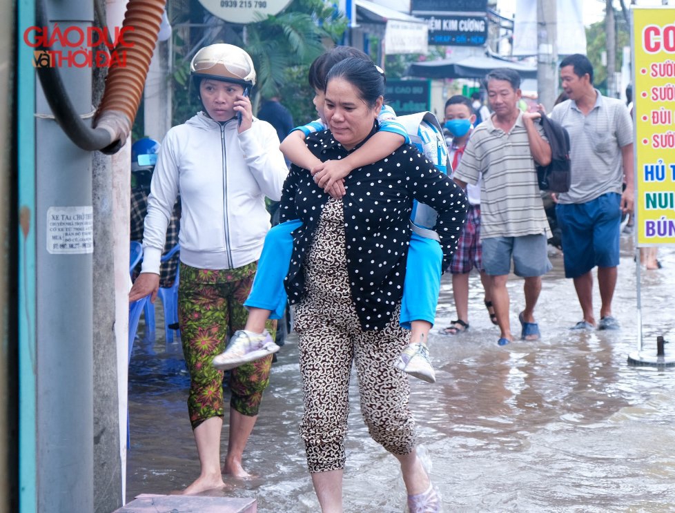 Nhà trường điều chỉnh giờ học né triều trường - Ảnh minh hoạ 4