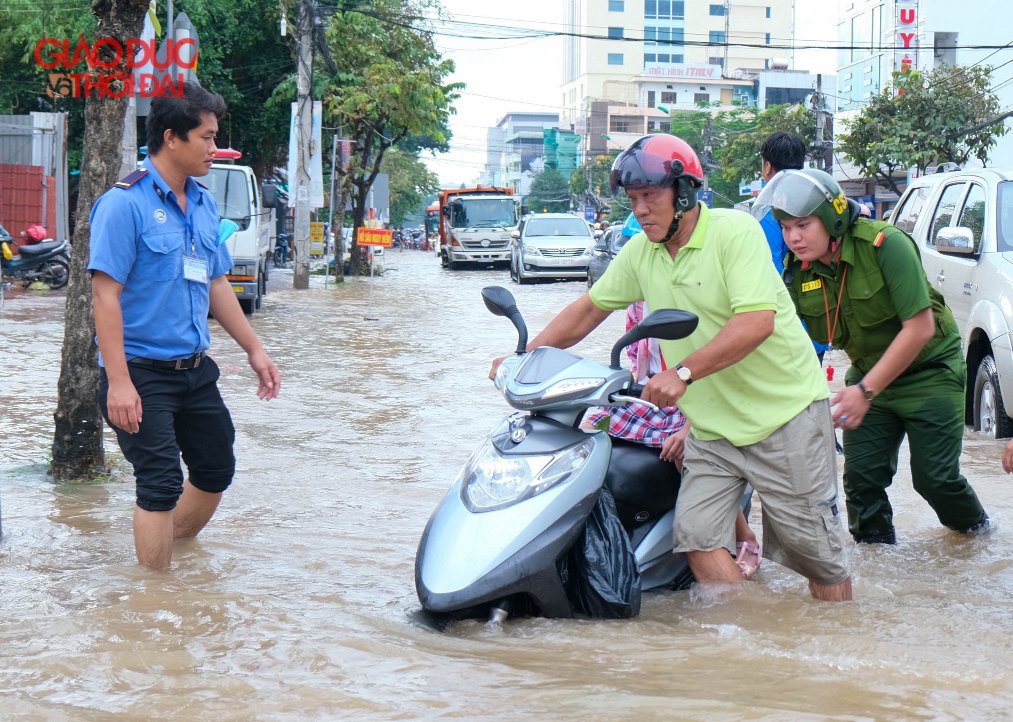 Nhà trường điều chỉnh giờ học né triều trường - Ảnh minh hoạ 8