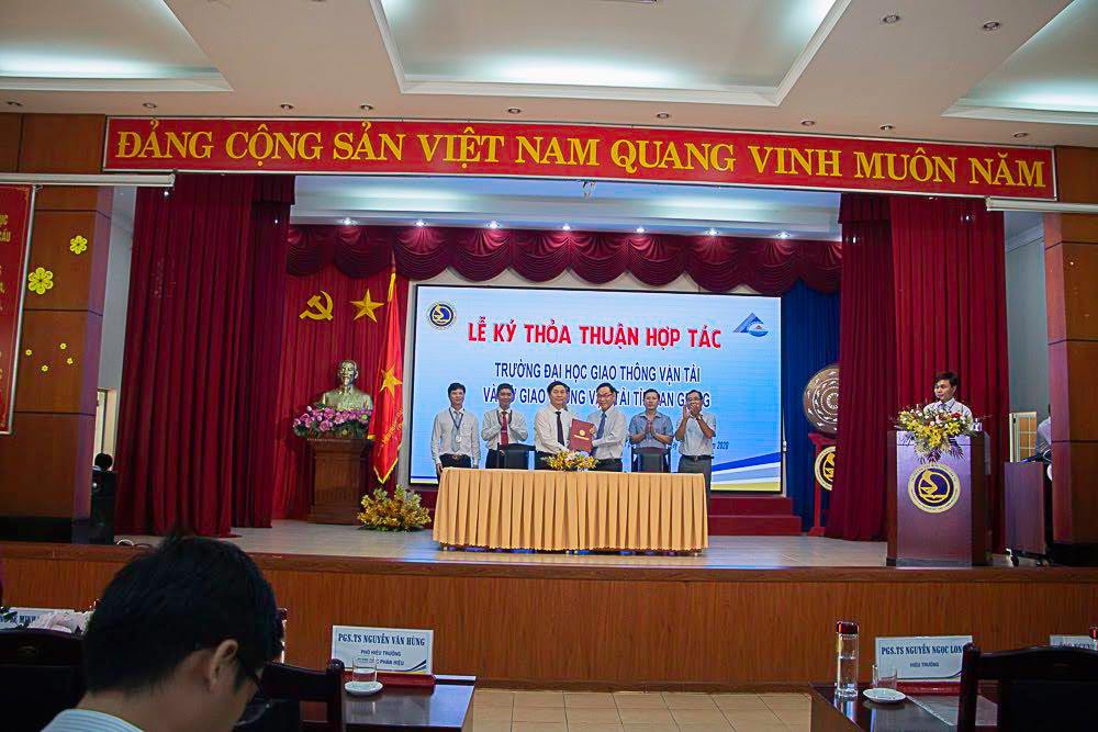 Phân hiệu Trường ĐH GTVT tại TP.HCM khai giảng năm học mới - Ảnh minh hoạ 4