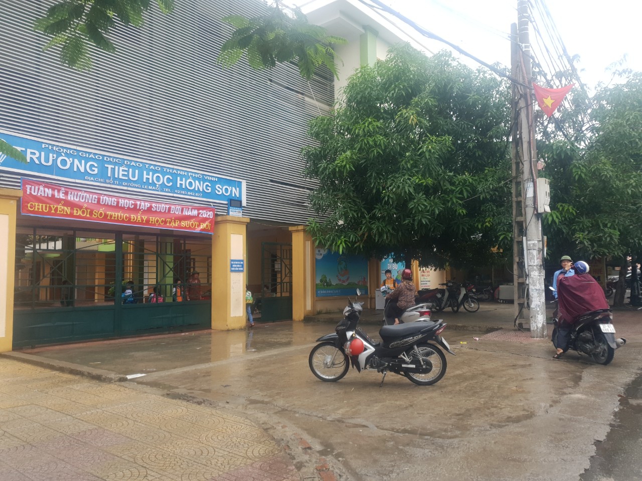Phòng bão, nhiều trường tại Nghệ An cho học sinh nghỉ học