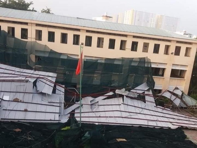 TP.HCM: Trường Bình Phú nghỉ học 2 ngày khắc phục sự cố phòng học tốc mái