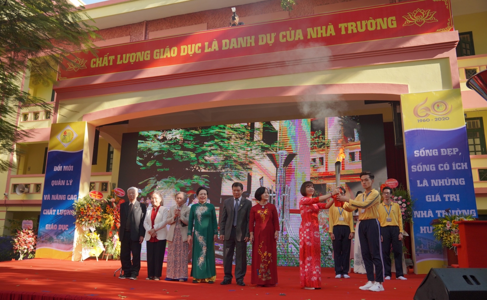 Hà Nội: Trường THPT Đống Đa kỷ niệm 60 năm thành lập - Ảnh minh hoạ 2