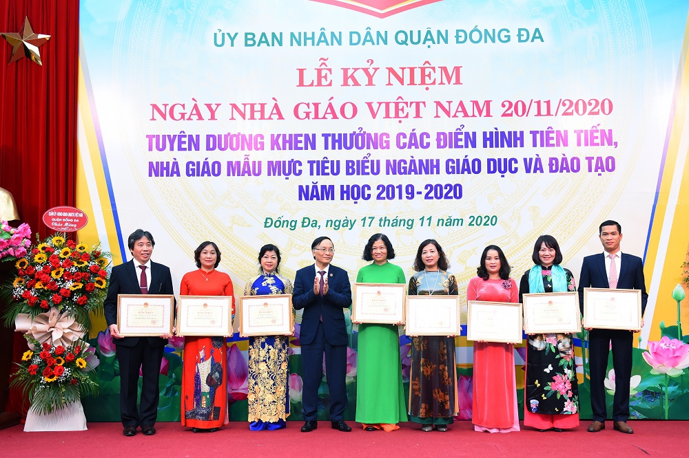 Tuyên dương khen thưởng tập thể và cá nhân tiêu biểu Ngành GD năm học 2019-2020 - Ảnh minh hoạ 2