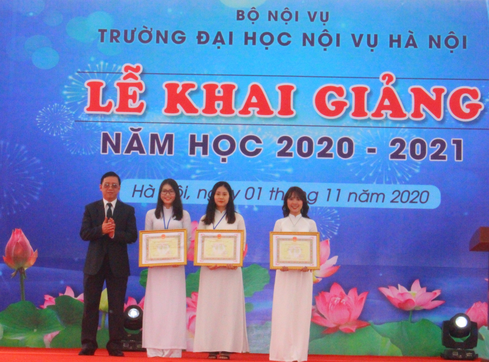 Trường Đại học Nội vụ Hà Nội khai giảng năm học mới - Ảnh minh hoạ 6