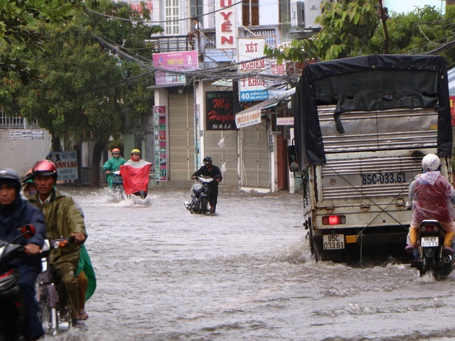 Ninh Thuận: Ngày mai học sinh các cấp tạm thời nghỉ học do mưa lớn