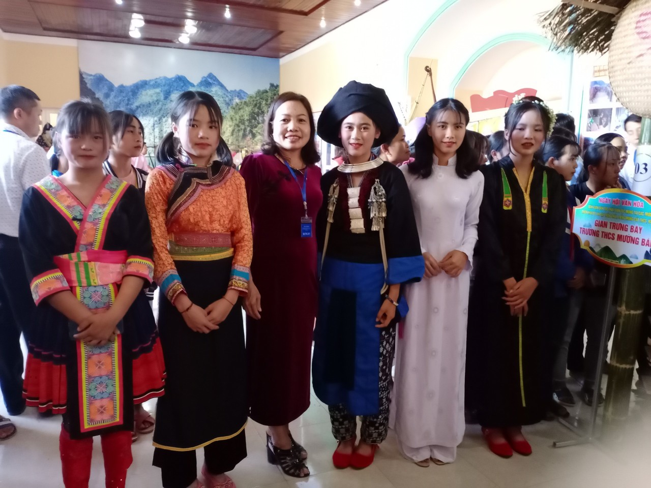 Già làng, trưởng bản giúp học sinh trải nghiệm phong tục dân tộc - Ảnh minh hoạ 6